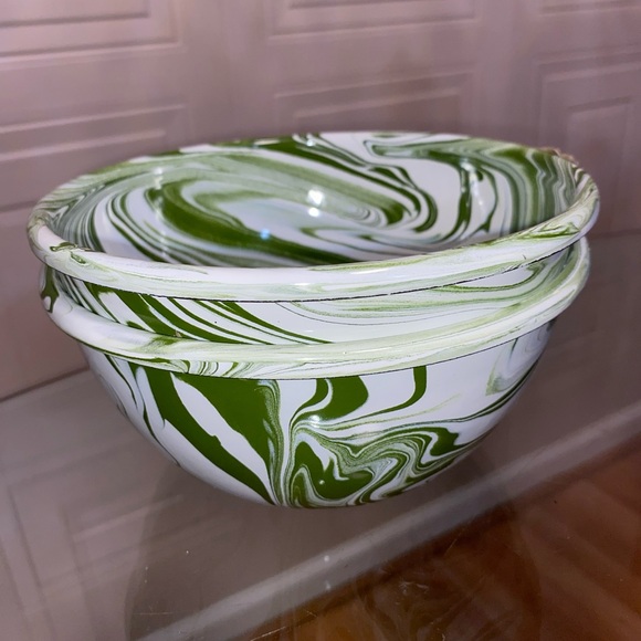 Enamelware Set of 2 Hand-Painted Bowls 3" High x 6.5" Wide Made in Columbia - Picture 1 of 10